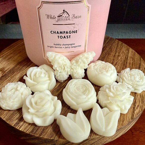 NEW WAX MELTS 2.08oz Bath and Body Works Candle Wax Melts - CHAMPAGNE TOAST! - Picture 1 of 4